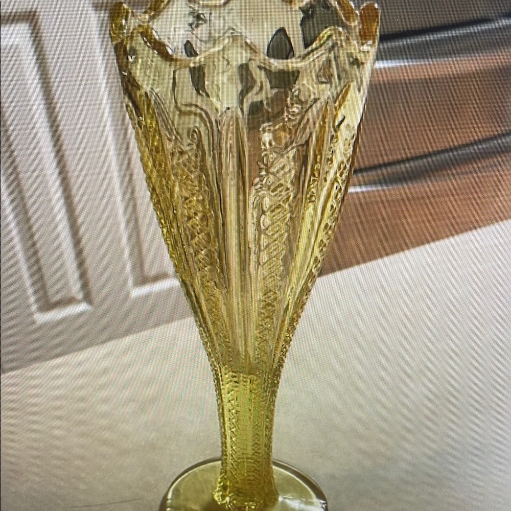 Elegant Yellow Glass Vase